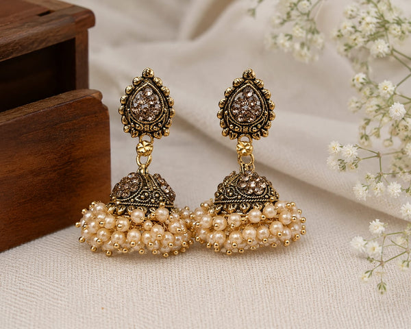 Elegant Rajwadi-inspired traditional design