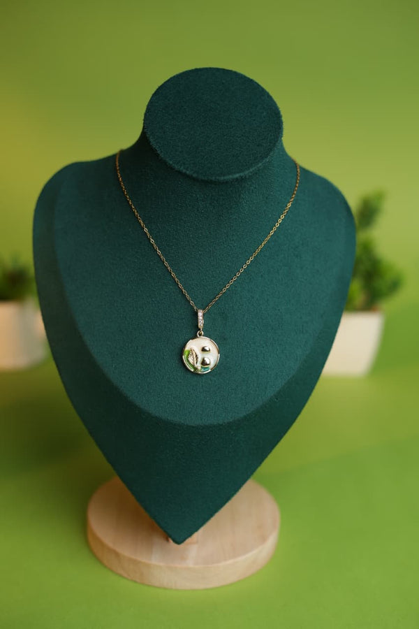 Round Shell Charm
