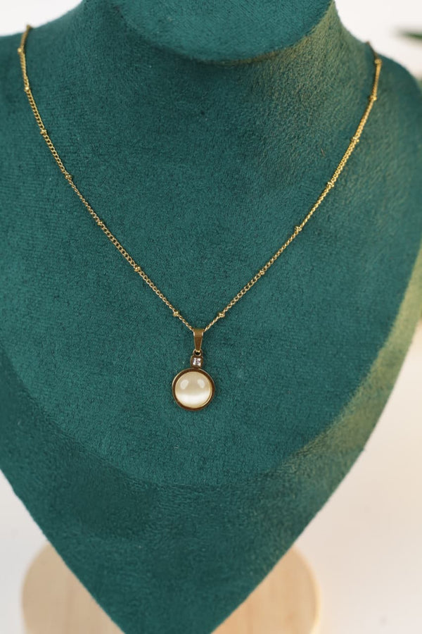 Minimal pearl gold pendant